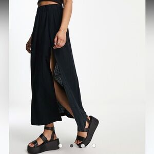 Abercrombie & Fitch Linen-Blend High-Slit Maxi Skirt in Black